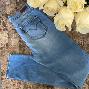 Levi’s blue jeans, W30 L32